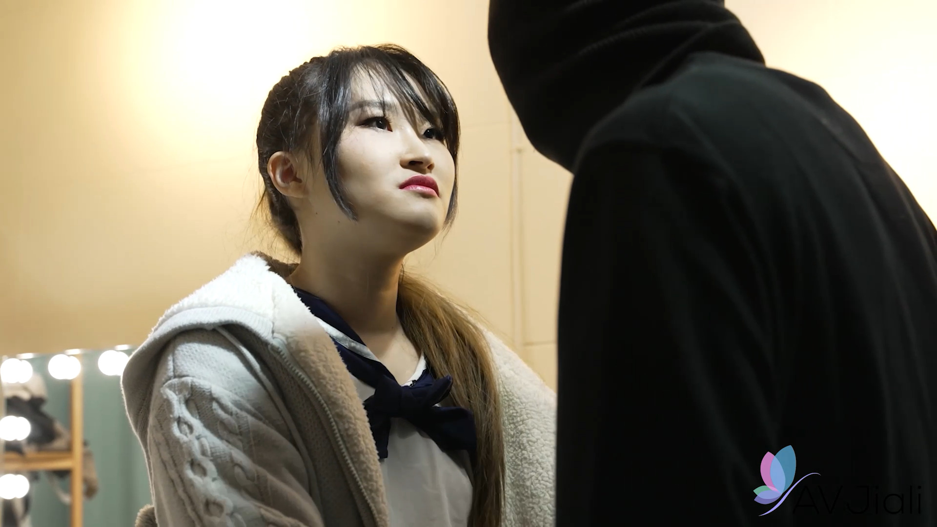 Idol Minnie Gets Blackmailed By Her Manager